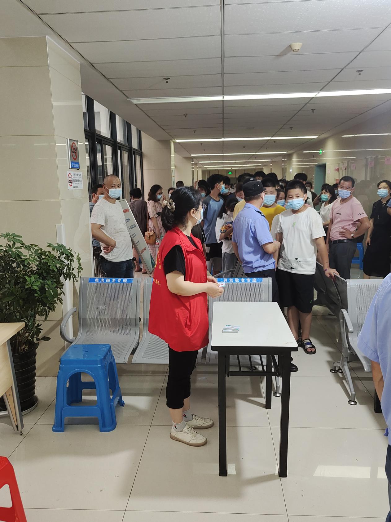 新冠疫苗接种，我们在行动